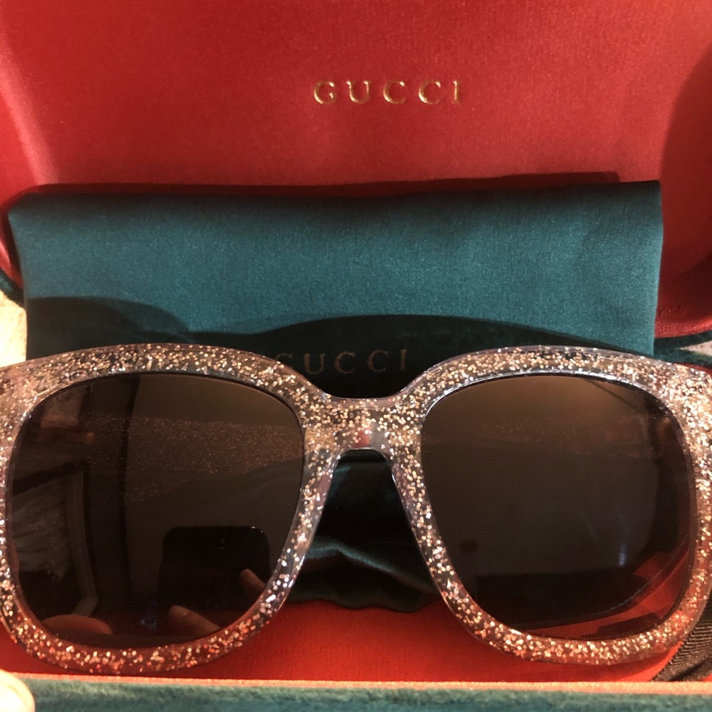 Women Gucci sunglasses